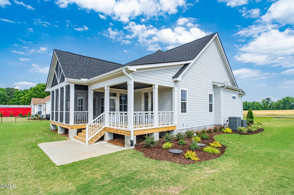 3220 Oakridge River Road Fuquay Varina NC 27526