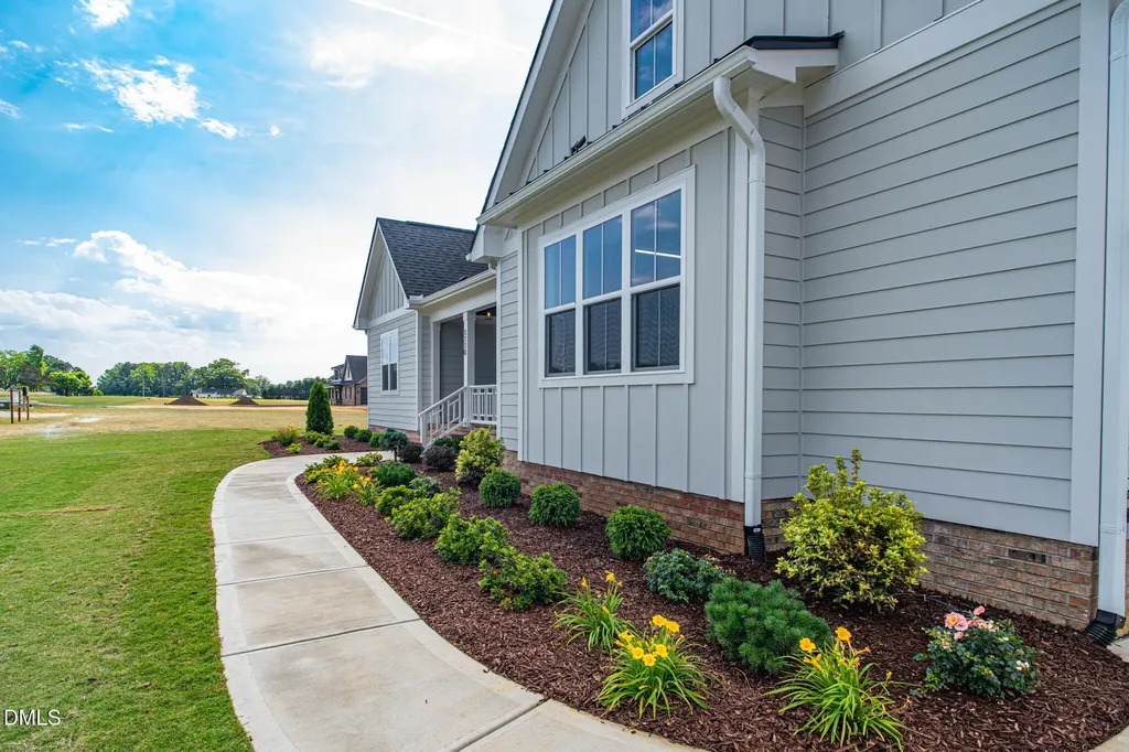 3220 Oakridge River Road Fuquay Varina NC 27526
