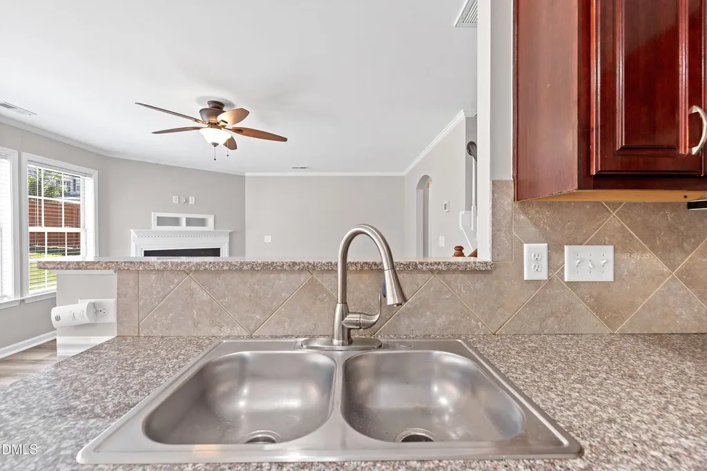 859 Bridlemine Fuquay Varina NC 27526