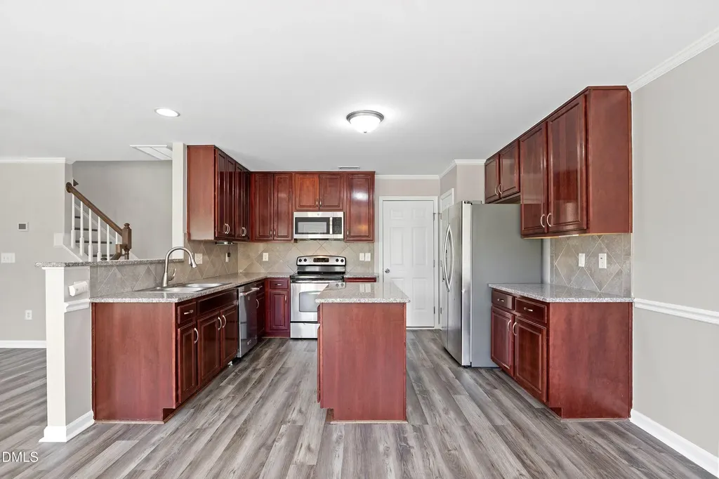 859 Bridlemine Fuquay Varina NC 27526