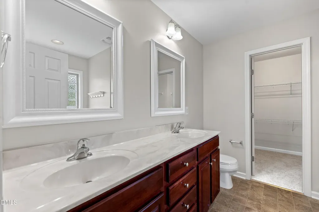859 Bridlemine Fuquay Varina NC 27526