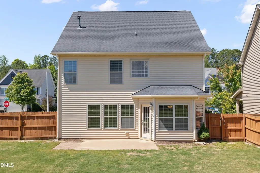 859 Bridlemine Fuquay Varina NC 27526