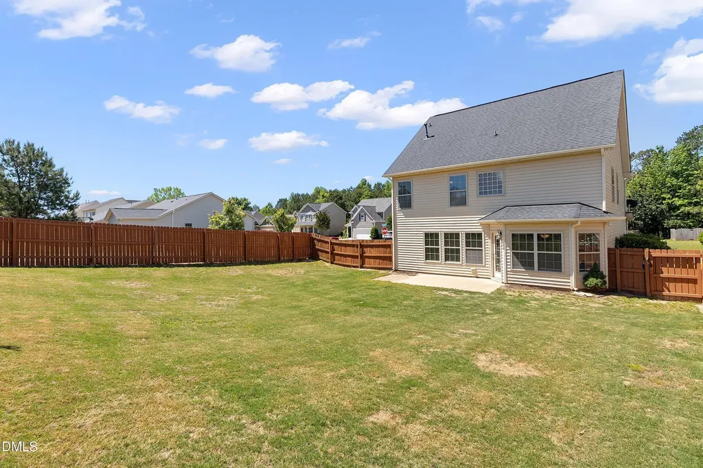 859 Bridlemine Fuquay Varina NC 27526
