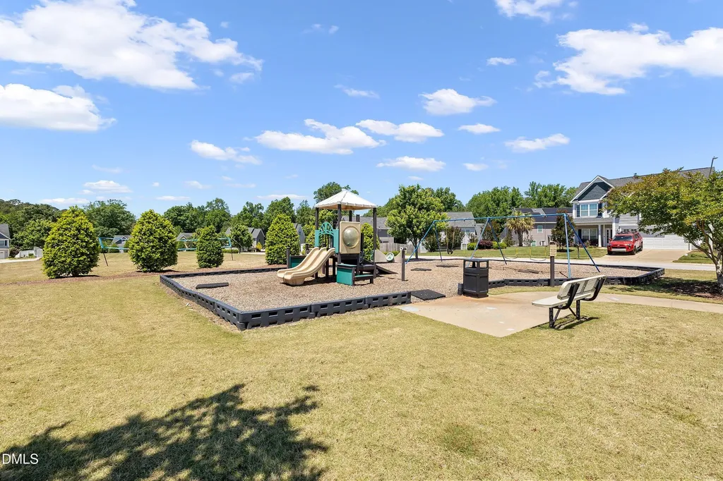 859 Bridlemine Fuquay Varina NC 27526
