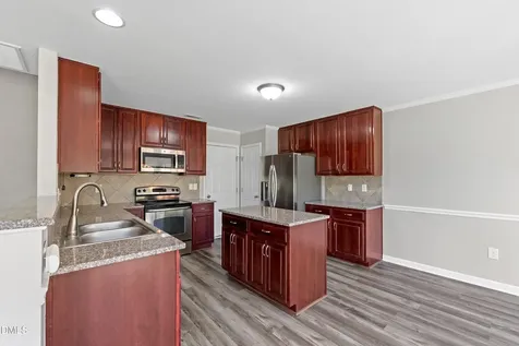 859 Bridlemine Fuquay Varina NC 27526