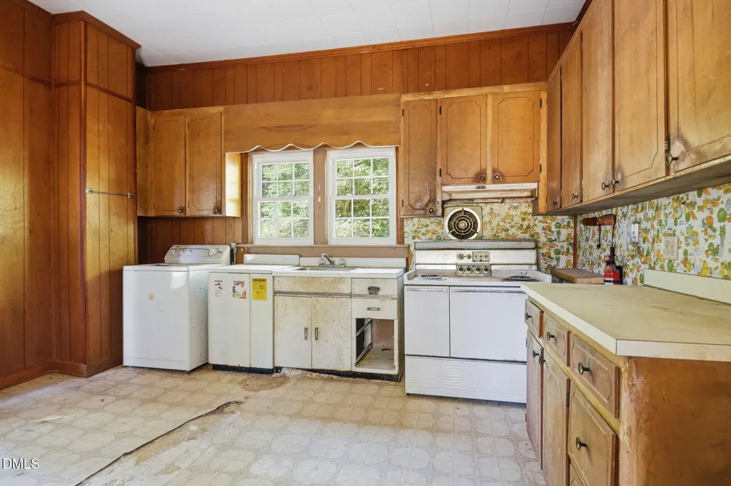 817 N Main Street Wake Forest NC 27587