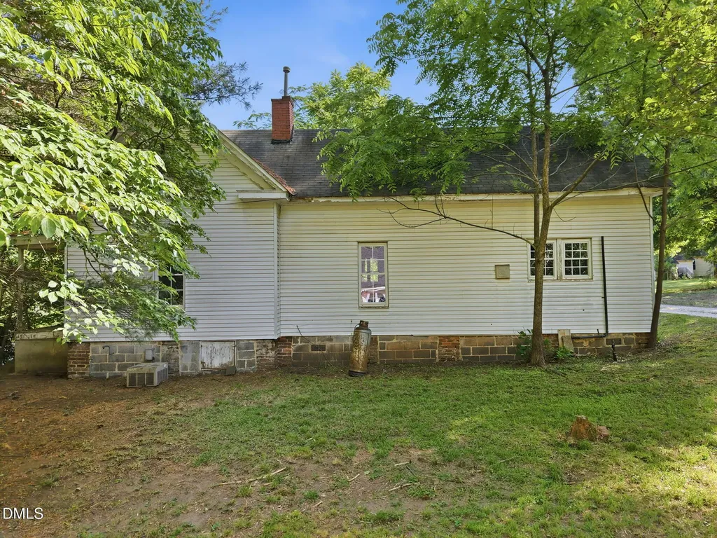 817 N Main Street Wake Forest NC 27587