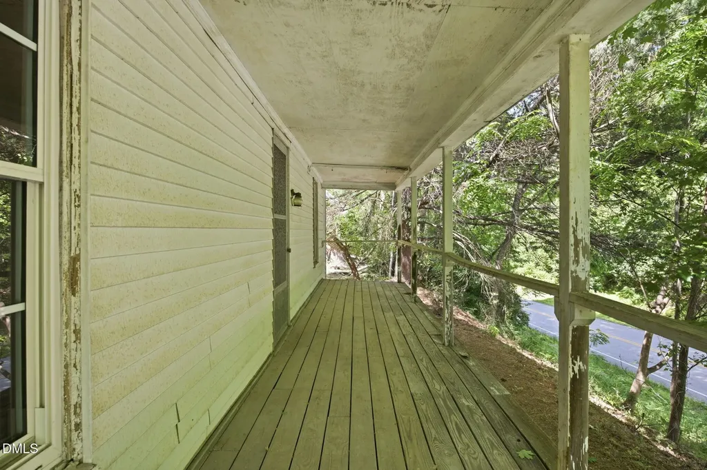 817 N Main Street Wake Forest NC 27587