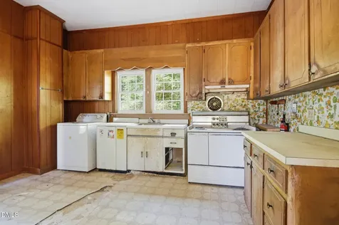 817 N Main Street Wake Forest NC 27587