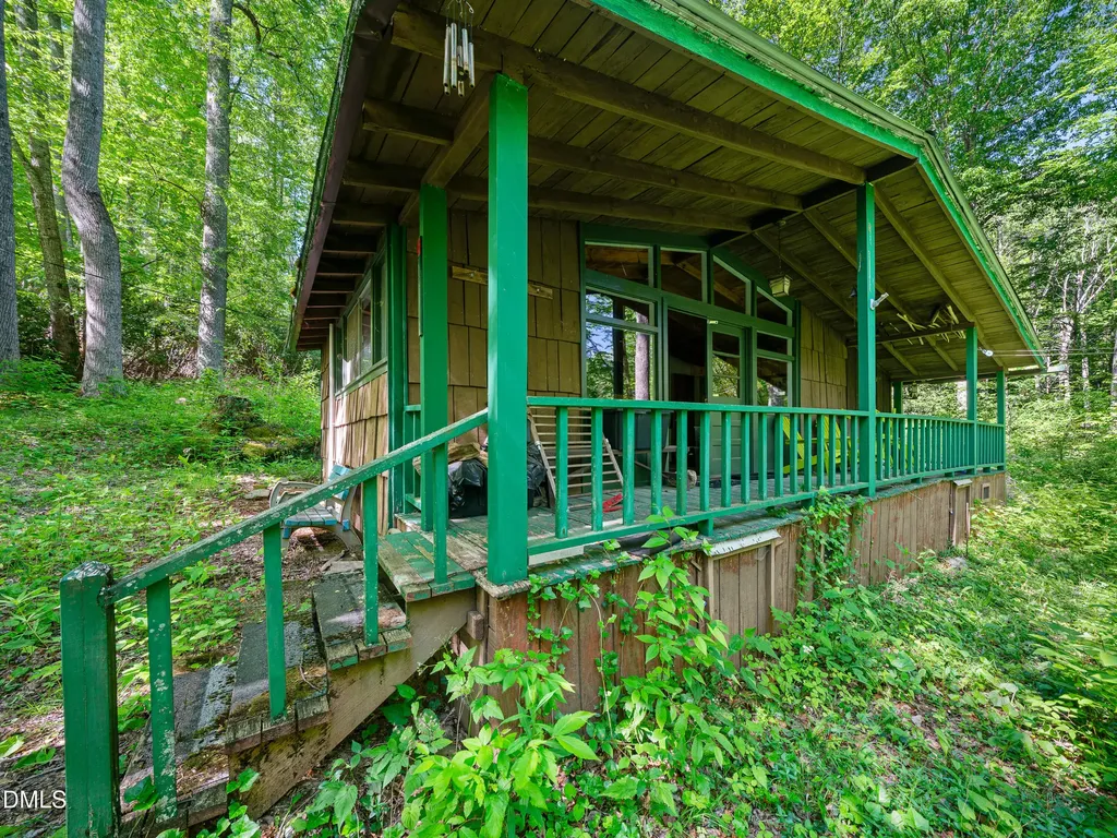 25 Posse Creek Road Burnsville NC 28714