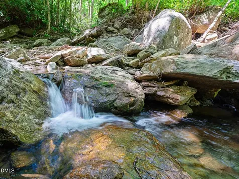 25 Posse Creek Road Burnsville NC 28714