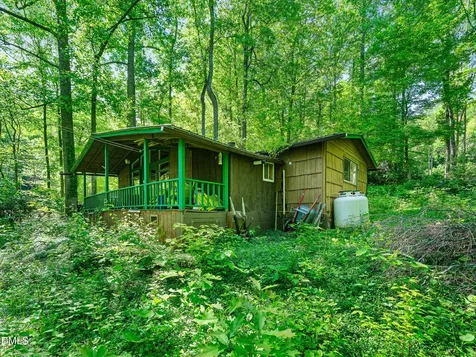25 Posse Creek Road Burnsville NC 28714
