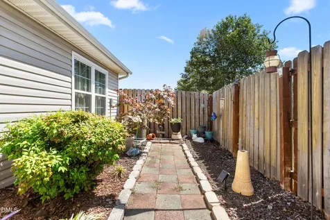 651 Huntingdon Street Elon NC 27244