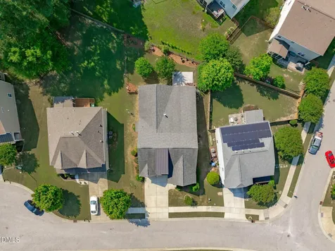 2704 Blueridge Lake Drive Fuquay Varina NC 27526