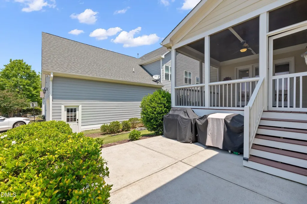 1905 Green Oaks Parkway Holly Springs NC 27540