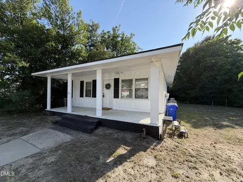 122 S 5th Street Spring Lake NC 28390
