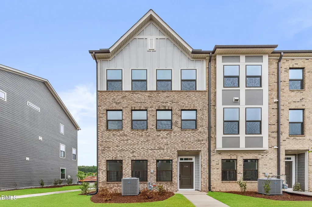 784 Ballyneal Alley Cary NC 27513