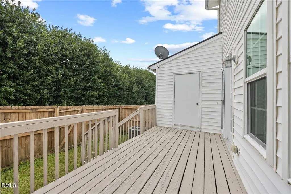 1932 Stroll Circle Fuquay Varina NC 27526