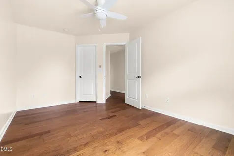 469 Panorama View Loop Cary NC 27519