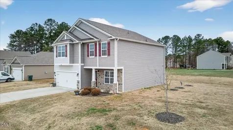 79 Rockwater Way Zebulon NC 27597