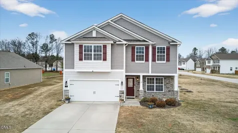 79 Rockwater Way Zebulon NC 27597