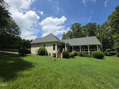 413 Johnson Town Road Zebulon NC 27597