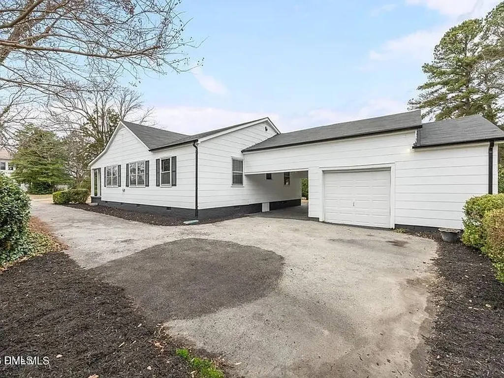 108 N Watauga Avenue Dunn NC 28334