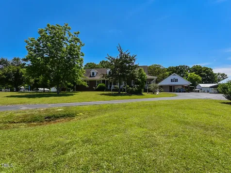 2371 Nc-210 Smithfield NC 27577