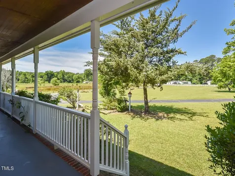 2371 Nc-210 Smithfield NC 27577