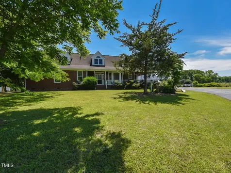 2371 Nc-210 Smithfield NC 27577
