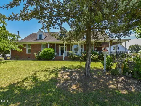 2371 Nc-210 Smithfield NC 27577