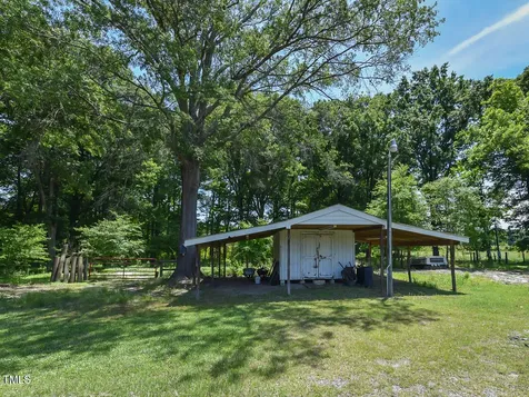 2371 Nc-210 Smithfield NC 27577