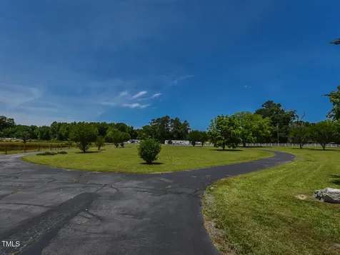 2371 Nc-210 Smithfield NC 27577