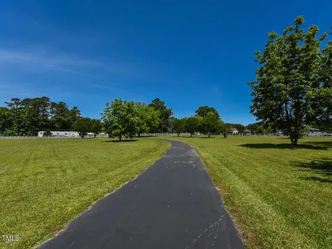 2371 Nc-210 Smithfield NC 27577