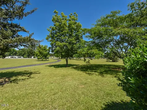 2371 Nc-210 Smithfield NC 27577