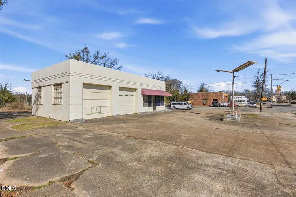 121 N James Street Goldsboro NC 27530