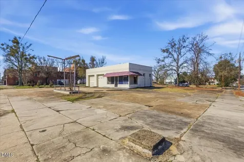 121 N James Street Goldsboro NC 27530