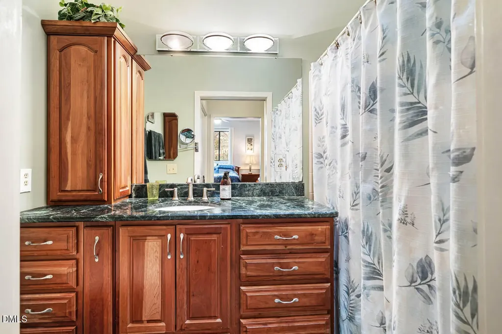 4 Wellesley Place Chapel Hill NC 27517
