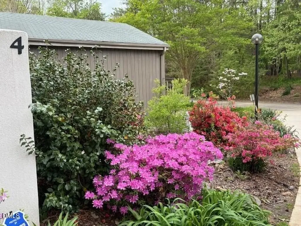4 Wellesley Place Chapel Hill NC 27517