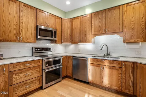 4 Wellesley Place Chapel Hill NC 27517