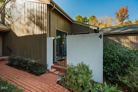 4 Wellesley Place Chapel Hill NC 27517