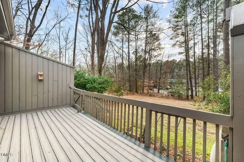 4 Wellesley Place Chapel Hill NC 27517