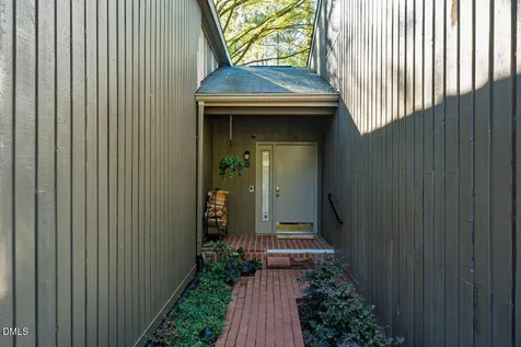 4 Wellesley Place Chapel Hill NC 27517