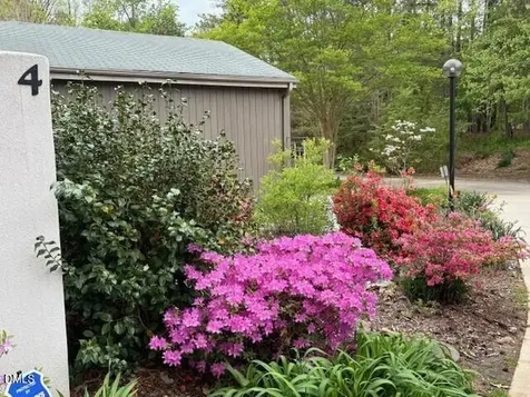 4 Wellesley Place Chapel Hill NC 27517