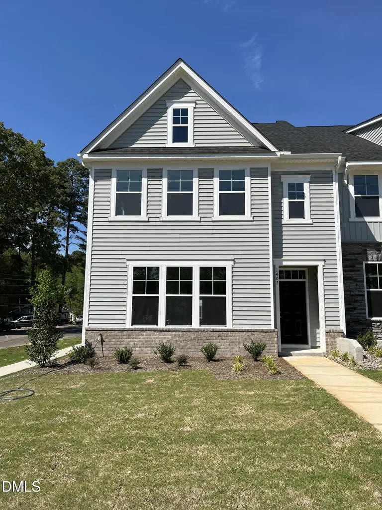 1407 Goldsboro Avenue Sanford NC 27330