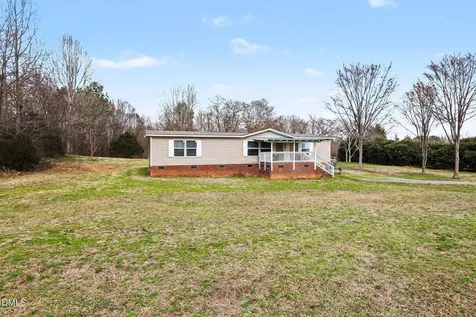 4963 Thom Road Mebane NC 27302