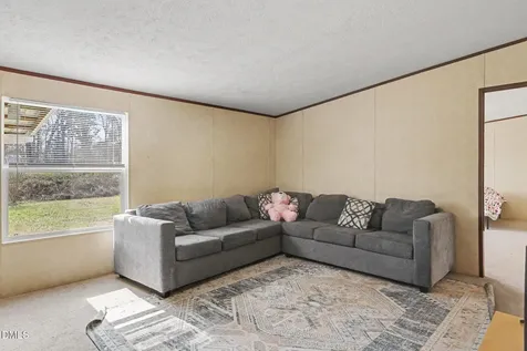 4963 Thom Road Mebane NC 27302