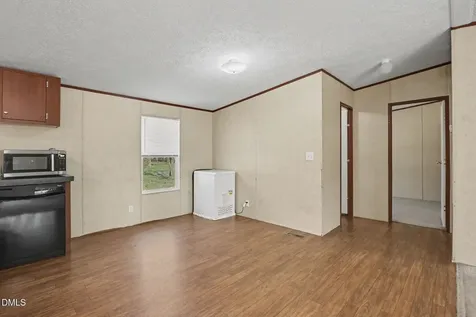 4963 Thom Road Mebane NC 27302