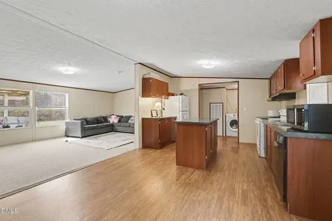 4963 Thom Road Mebane NC 27302