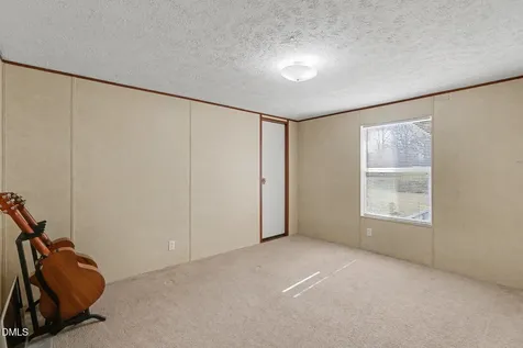 4963 Thom Road Mebane NC 27302